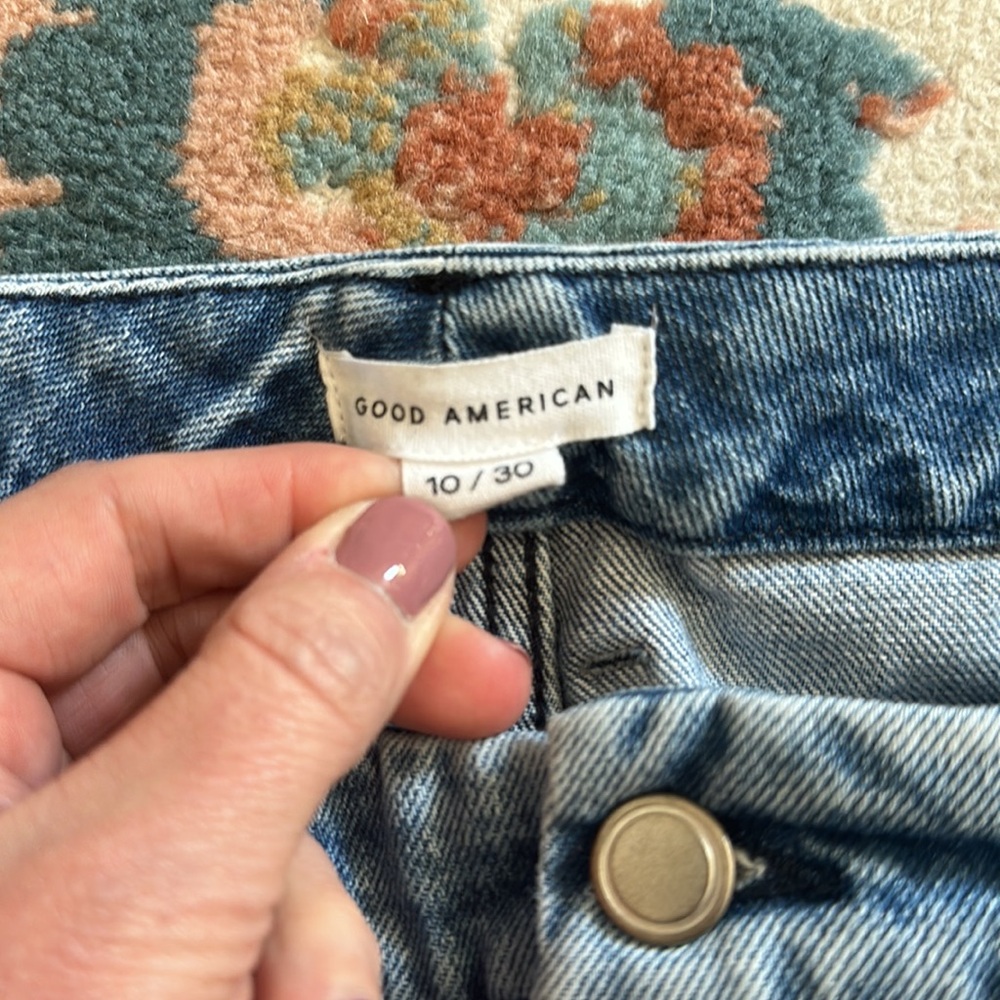 Good American Jeans - Picture 2 of 5